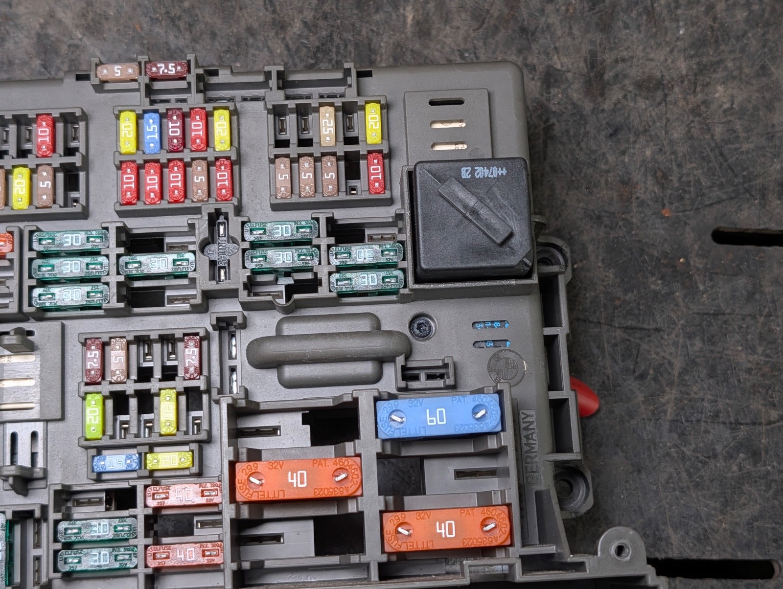 07-10 BMW E90 E92 E93 Junction Box Fuse Box Under Dash OEM