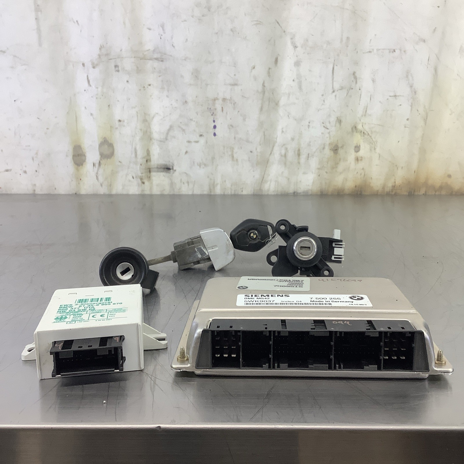 BMW E46 Engine Computer DME EWS Key Set M52TU MS42 Manual 99-00 323 328 OEM #099