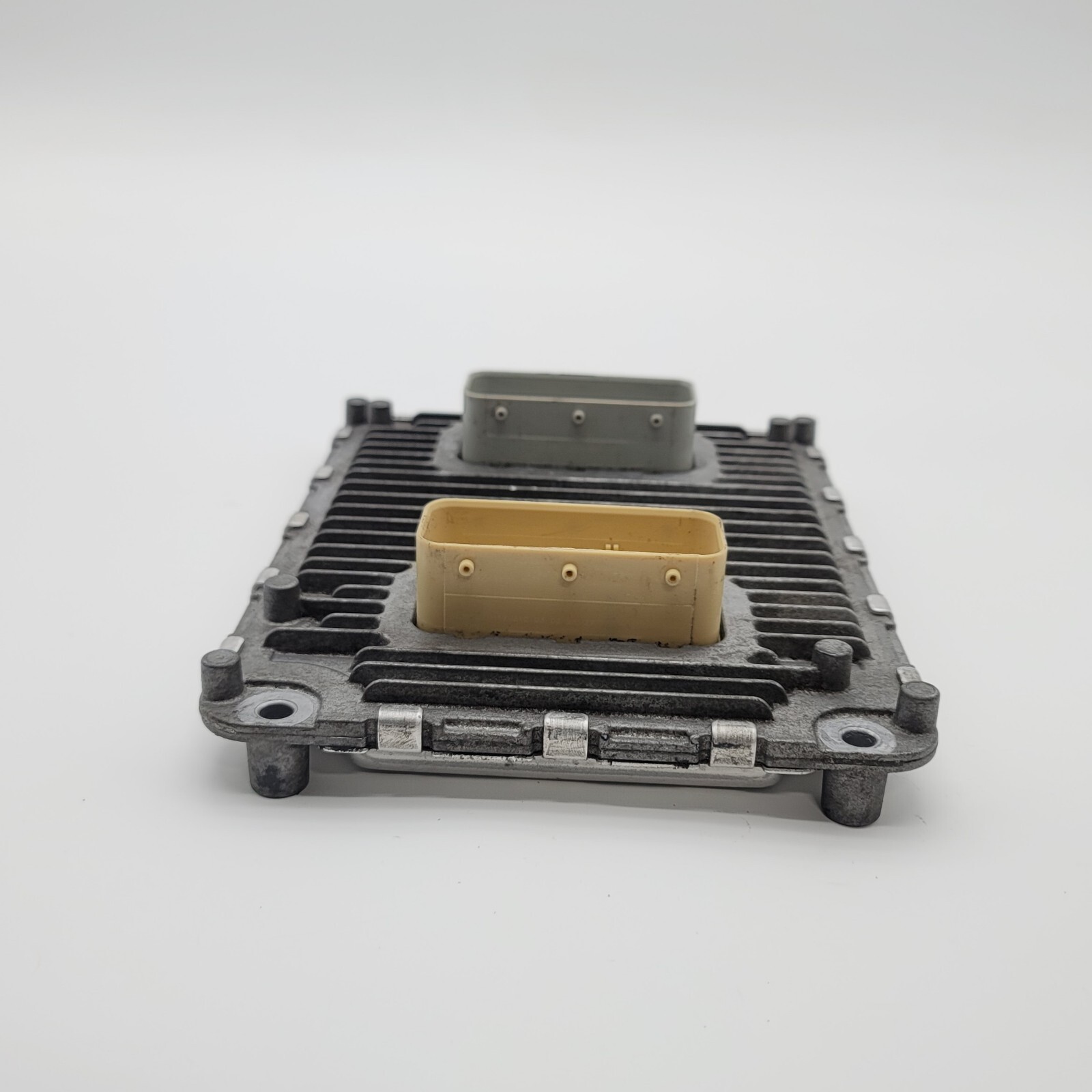 2018 2019 Chrysler Pacifica 3.6L Engine Computer Control Module ECM 68330910AA