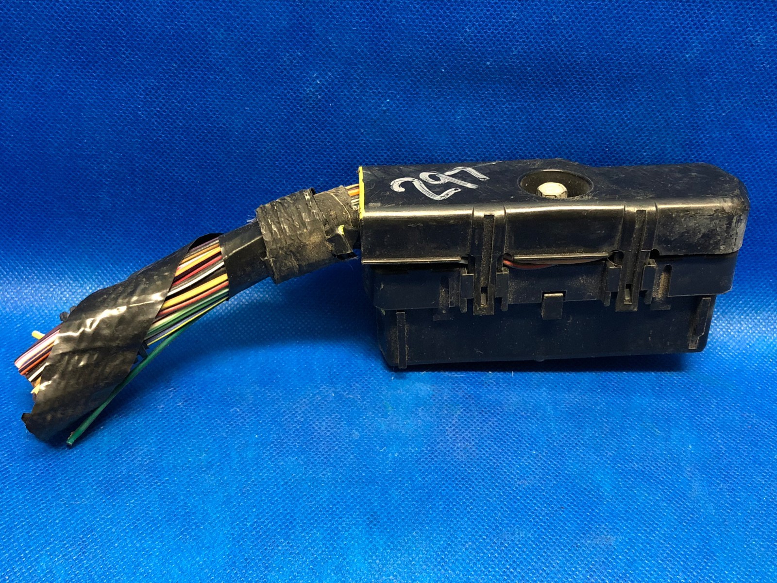 WIRING HARNESS PLUG 94 CHEROKEE 4.0 AUTO ECM ECU COMPUTER PCM 56028297 297