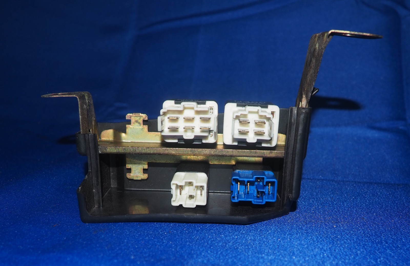 1990-1997 Mazda MX-5 Miata Engine Bay Fuse Relay Bracket OEM W/Warranty