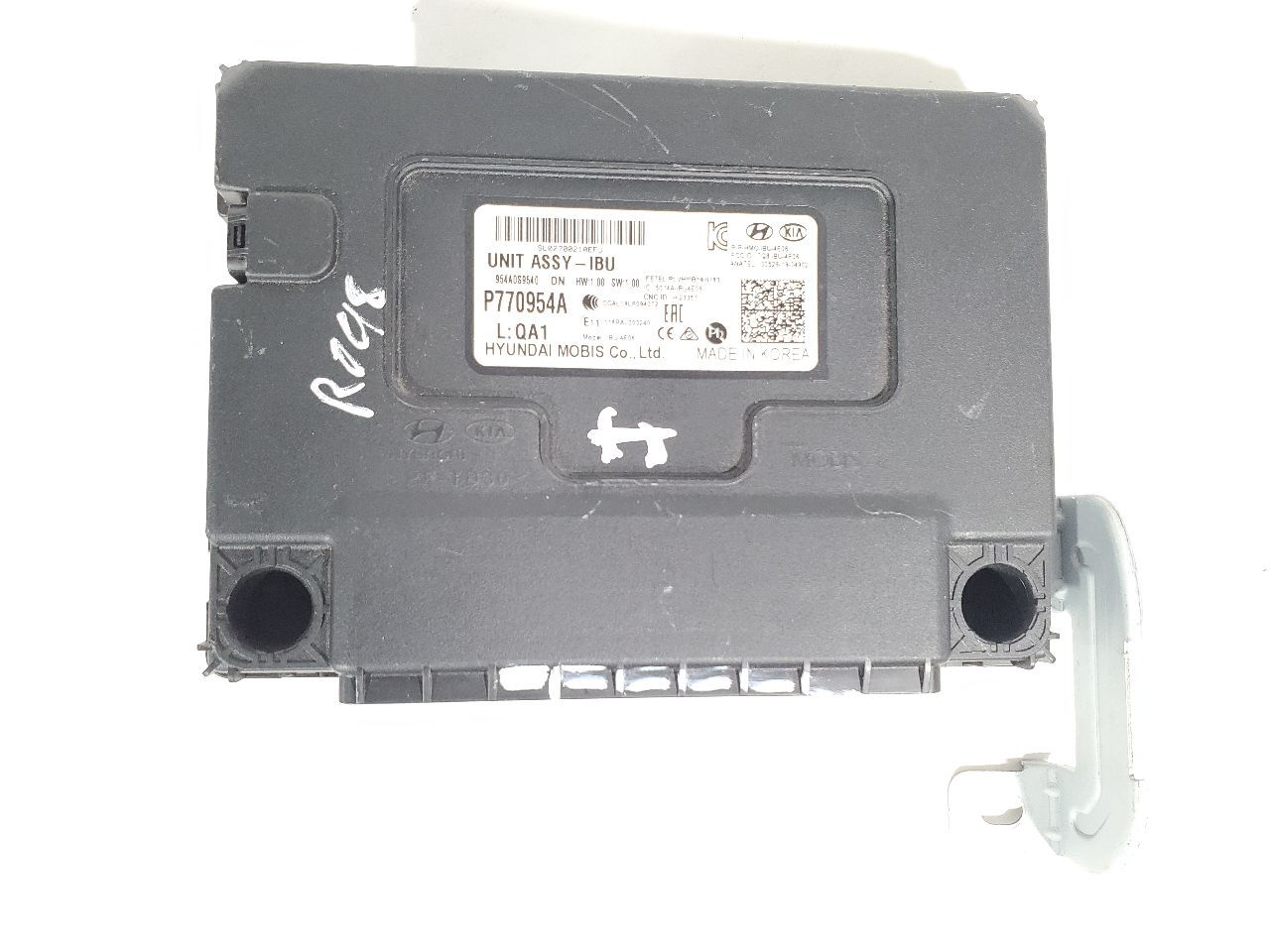 Used Body Control Module fits: 2021 Kia Telluride Body Control BCM center dash U