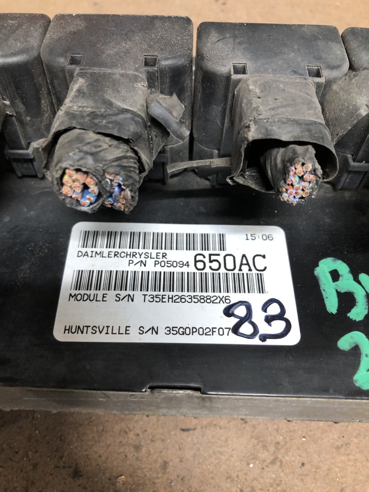 06 Dodge Chrysler Jeep ECU Engine Computer Control Module P05094650AC OEM Plugs