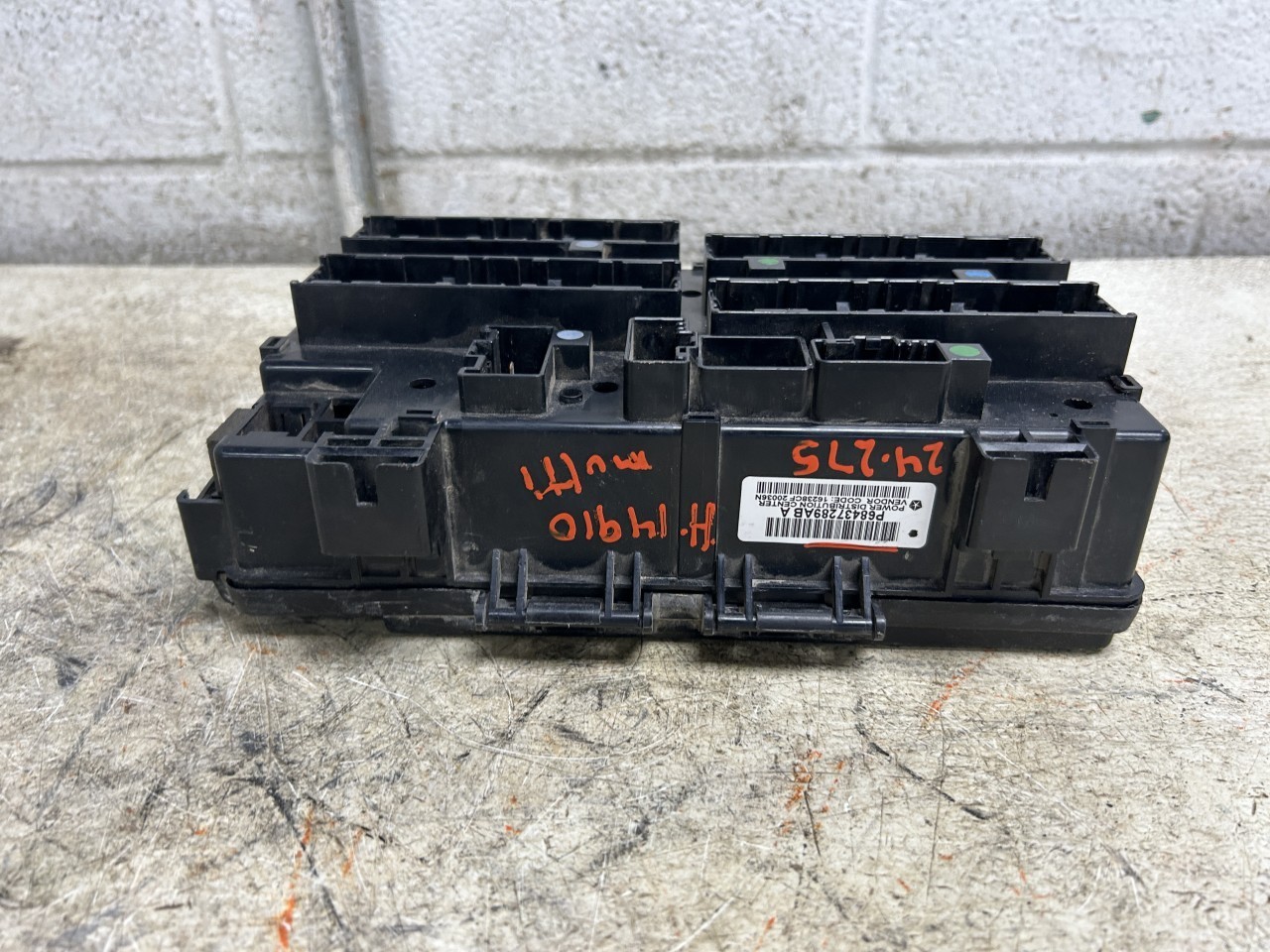 2020 DODGE RAM2500 Multifunction Control Module OEM Part Number 68437289AB