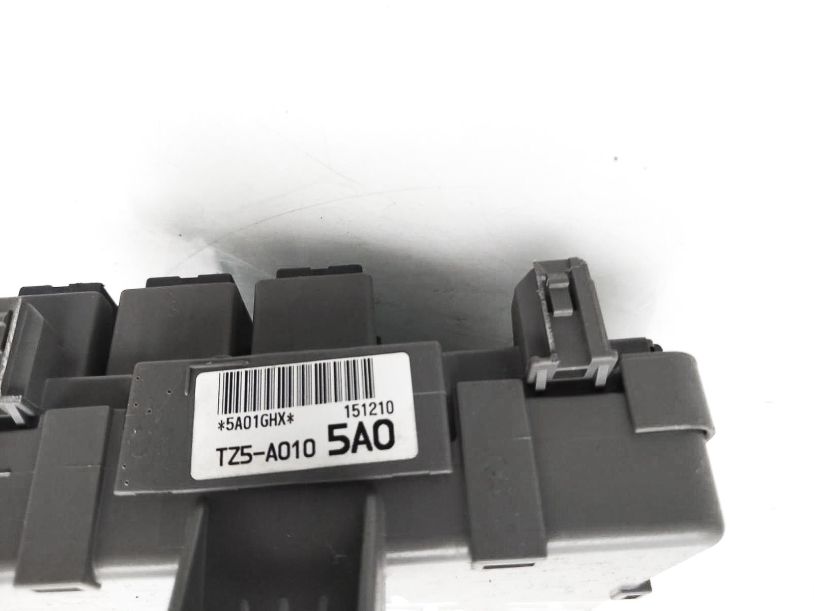 2016-2018 Acura Mdx Cabin Room Inside Fuse Box 38210-Tz5-A02 – 3 Chipped Tabs