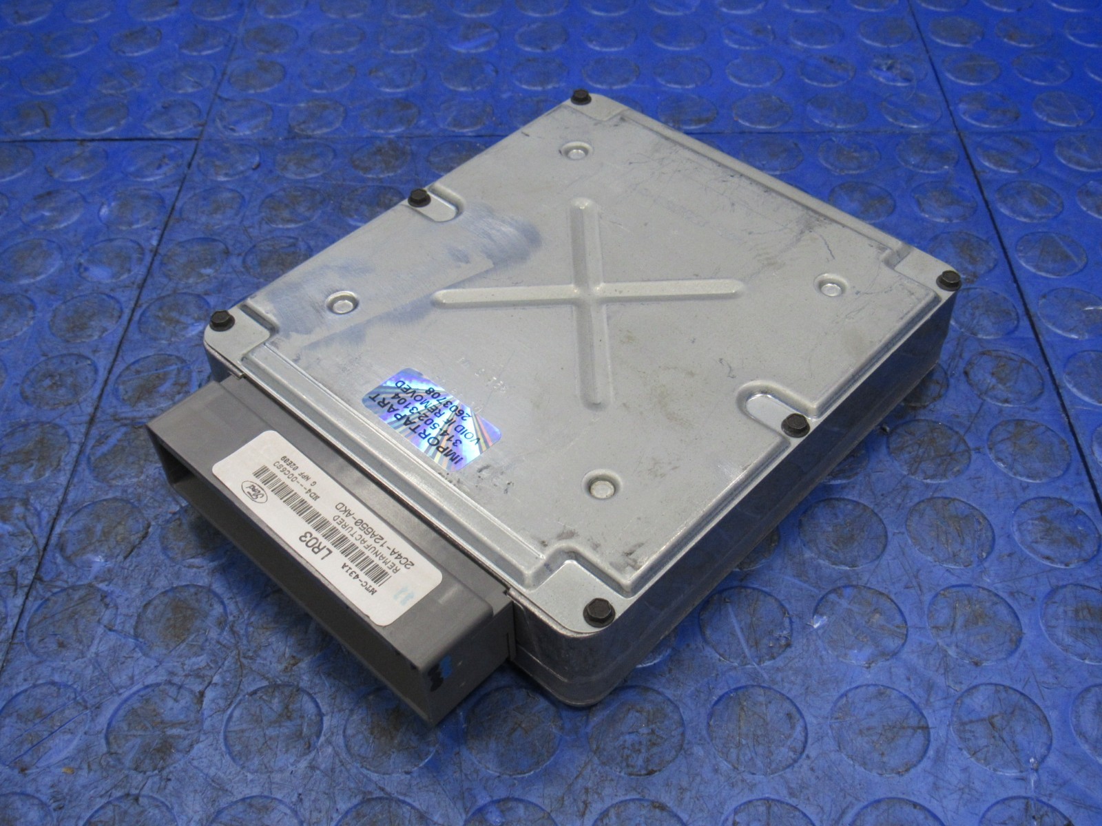 02 Ford F350 6.8L V10 AT ECU ECM PCM Engine Computer LRO3 2C4A-12A650-AKD 3708