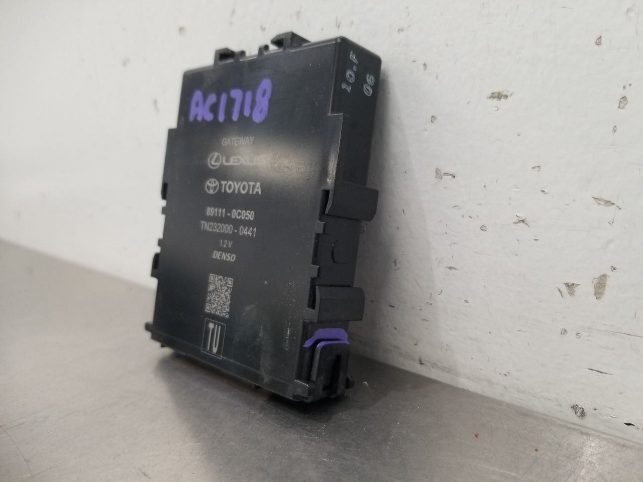 23 TOYOTA TUNDRA NETWORK GATEWAY MODULE 891110C050
