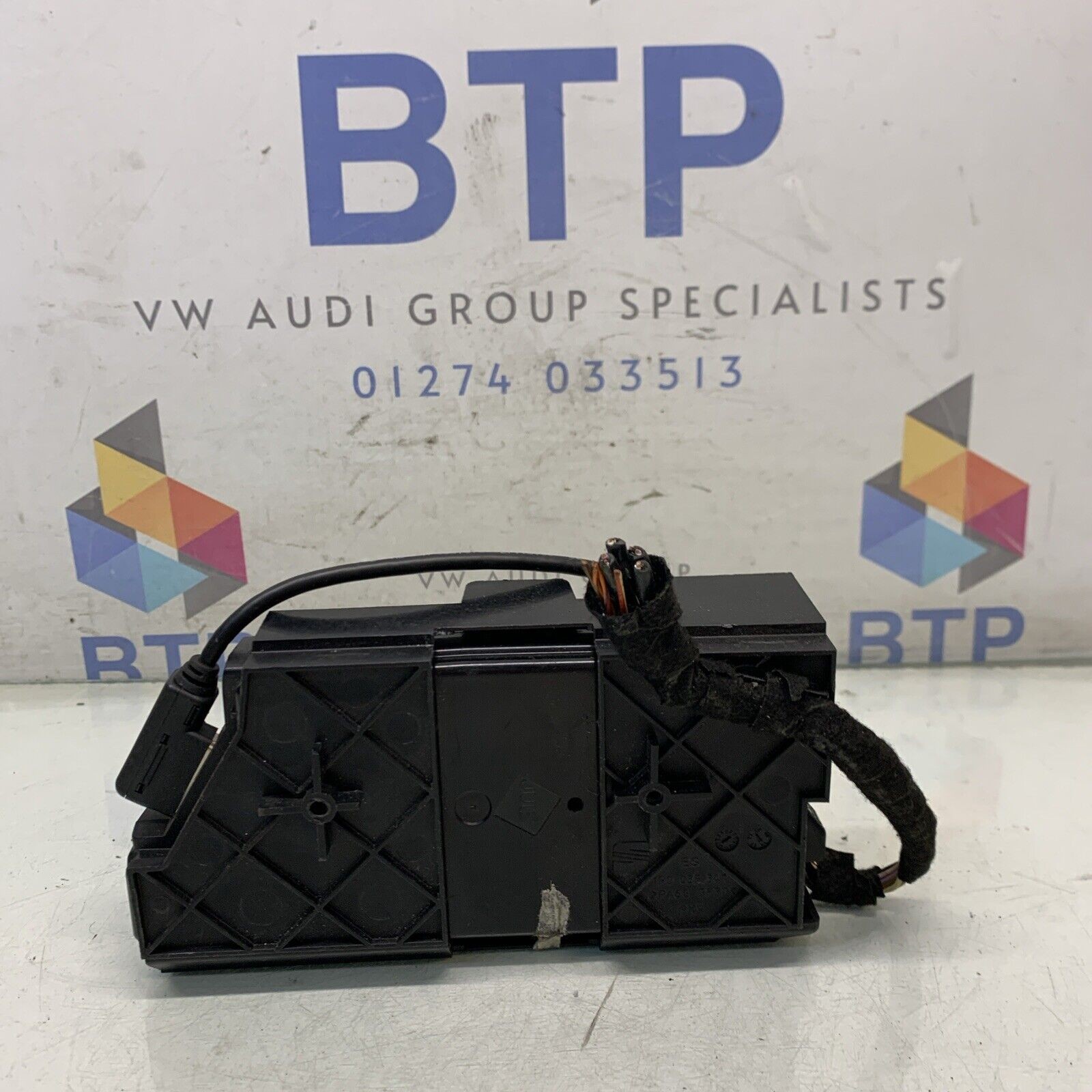 SEAT LEON MK2 1P MULTIMEDIA INTERFACE BOX 1P0035341 BOX117
