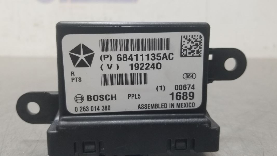 19 2019 JEEP GRAND CHEROKEE REAR DRIVER PARK ASSIST CONTROL MODULE 68411135AC