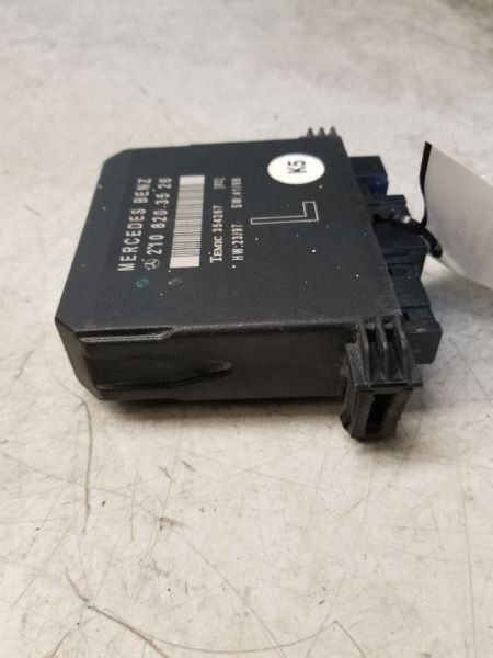 1998 Mercedes-Benz C230 – LH Front Door Module – 2108203526 – R318210