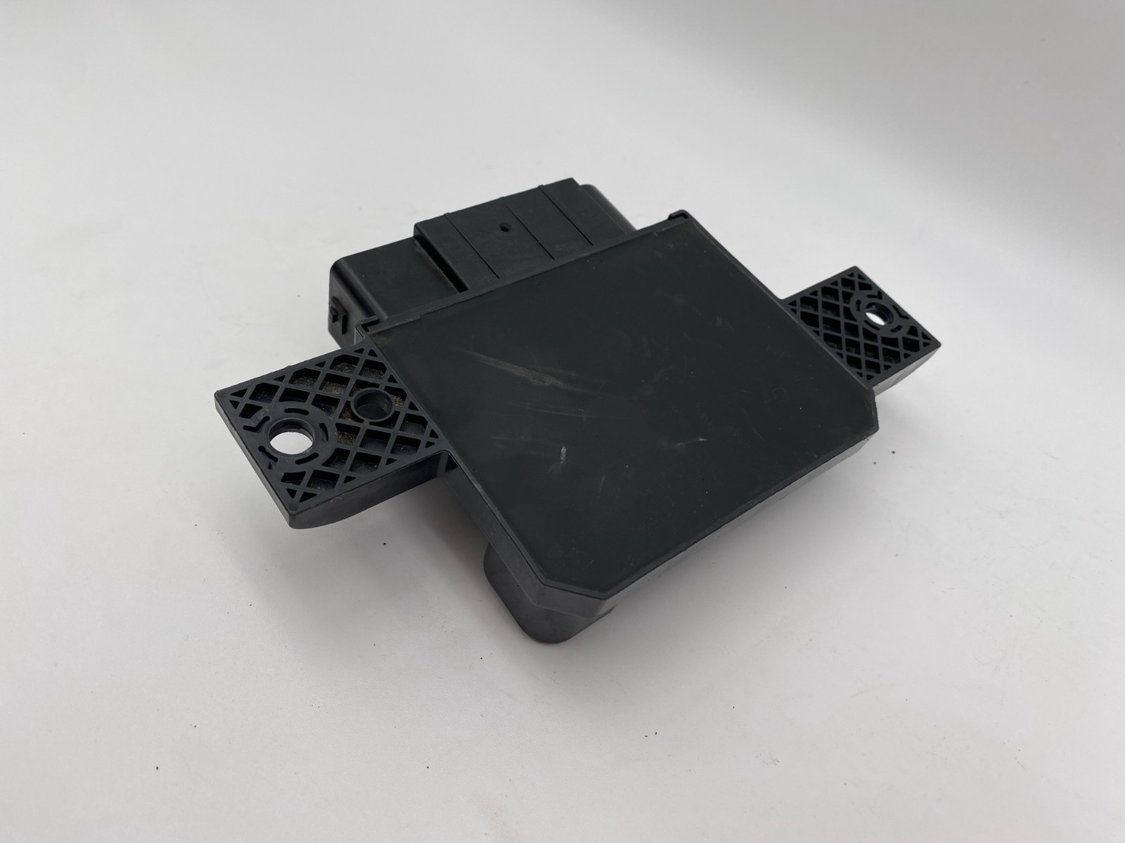 2021 2022 2023 Chevrolet Suburban Fuel Pump Power Control Module OEM 13544060