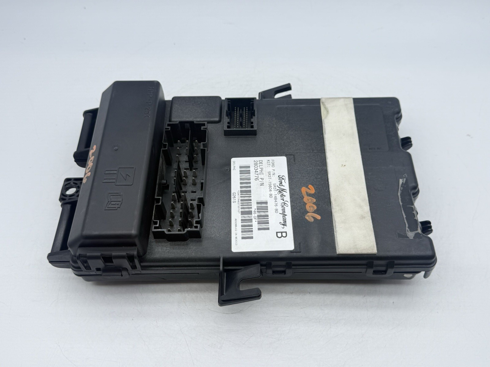 2005 2006 FORD MUSTANG FUSE BOX BODY CONTROL MODULE DELPHI 5R3T-14B476-BD (OEM)