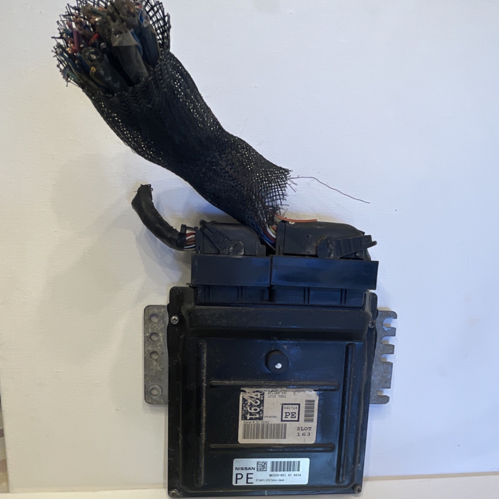 2004 Nissan Titan Engine Control Unit ECU Module MEC33651A1 735-9A6 #723ECM
