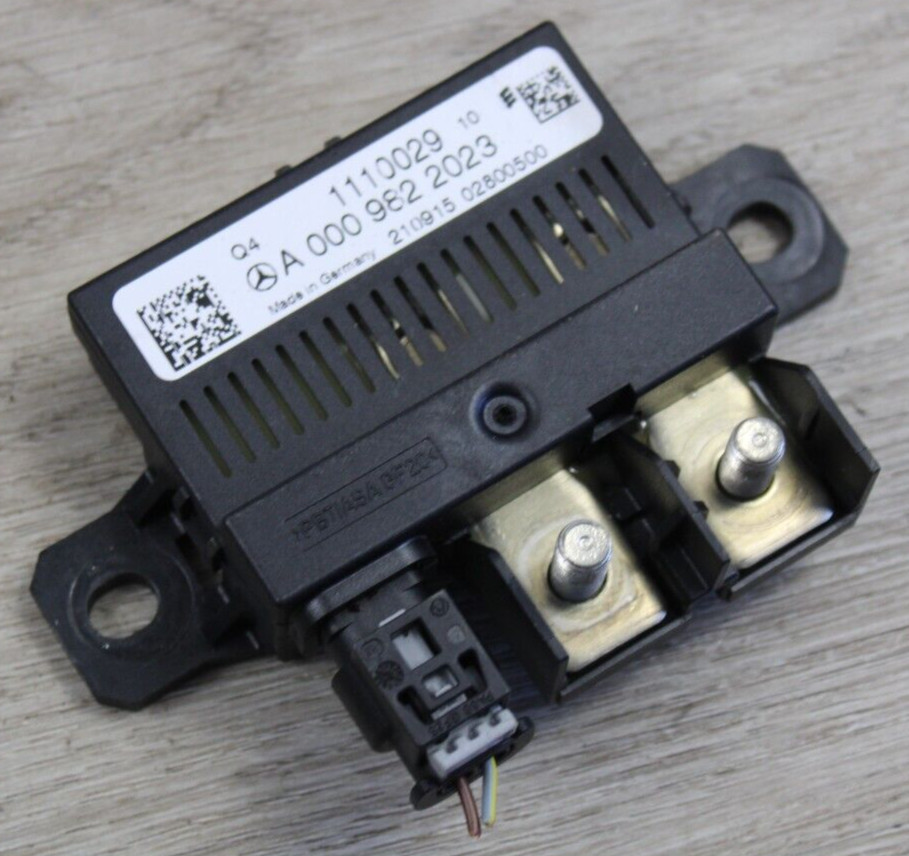 18-17 w207 w204 R231 MERCEDES E550 E400 BATTERY MONITORING CONTROL MODULE RELAY
