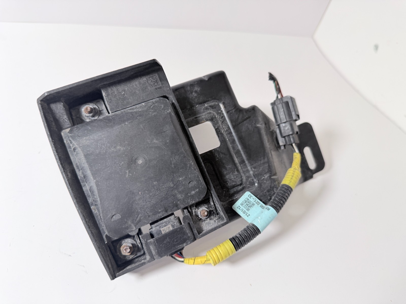 2022 HYUNDAI KONA RIGHT BLIND SPOT RADAR SENSOR W/ BRACKET | OEM 99150-J9600