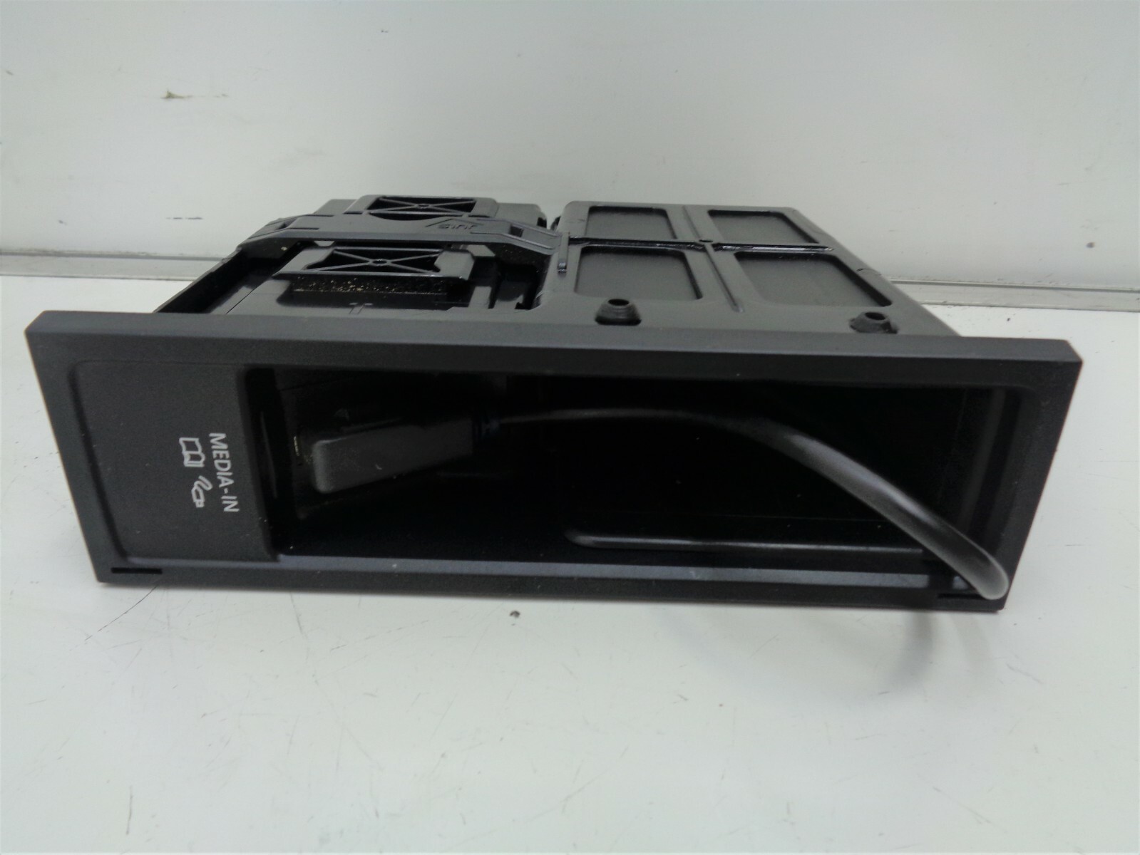 2012 Volkswagen Tiguan Multimedia Interior Box with Control Unit OEM AK2001273