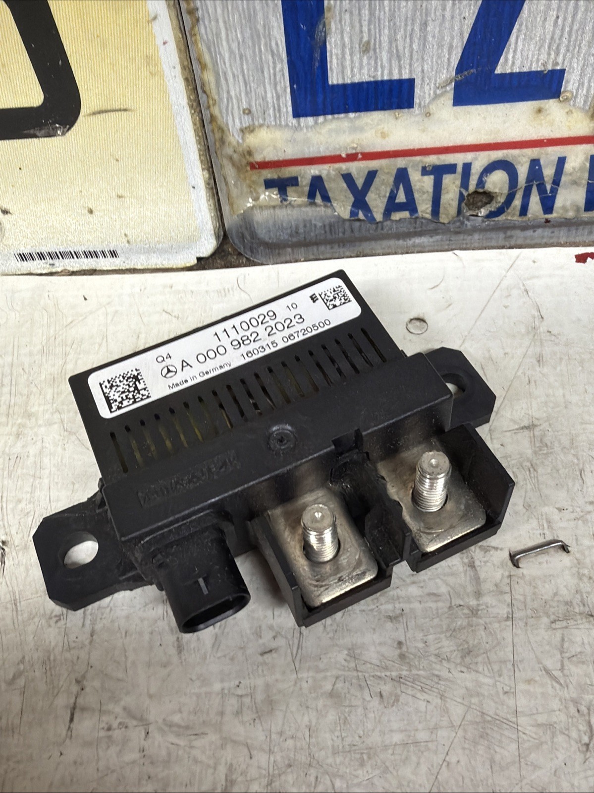 14-19 Mercedes CLA250 BATTERY MONITORING CONTROL MODULE RELAY OEM 0009822023