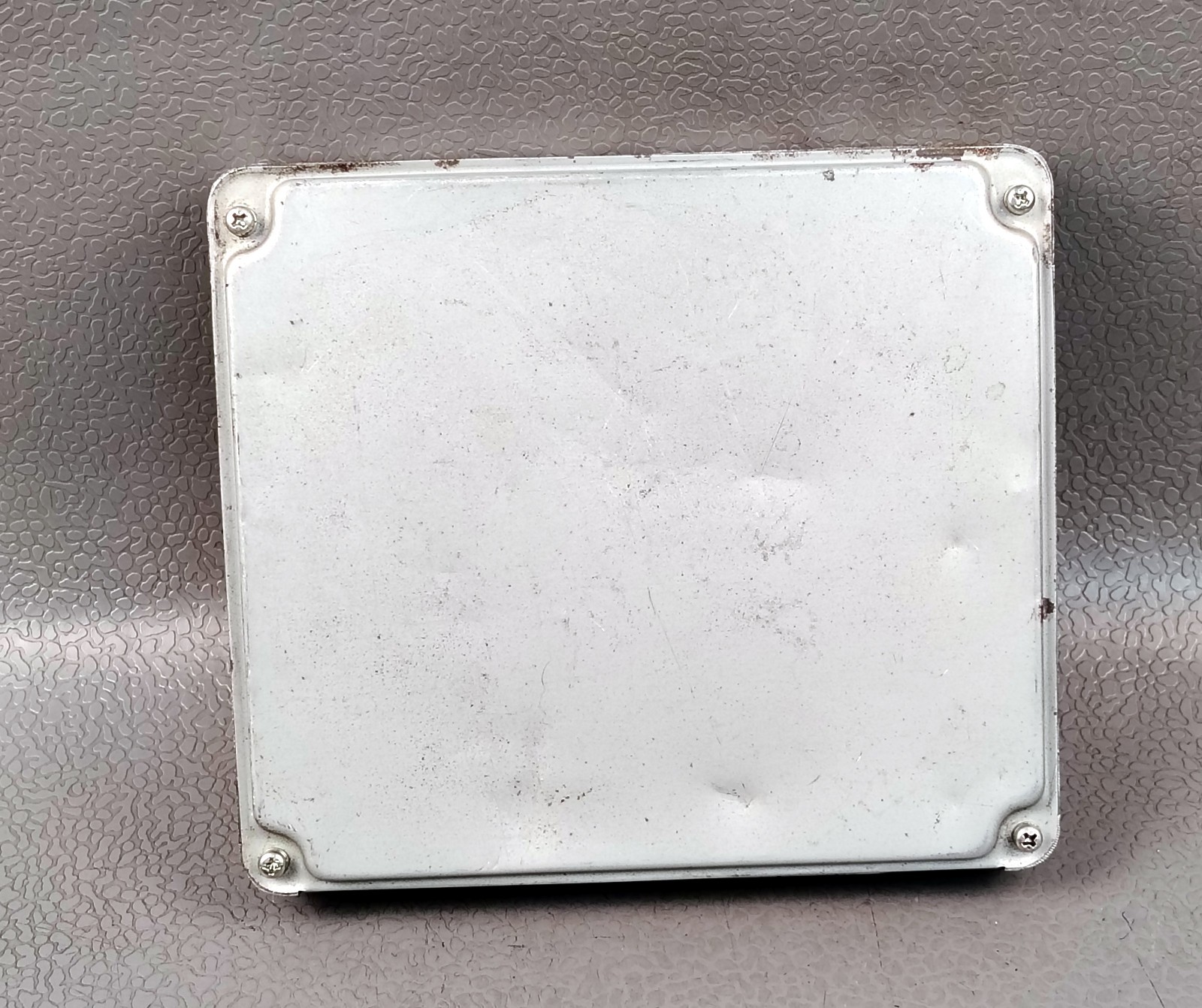HINO DUTRO DYNA S05D-D Engine Control Unit ECU 89661-37461 DENSO 175800-7770