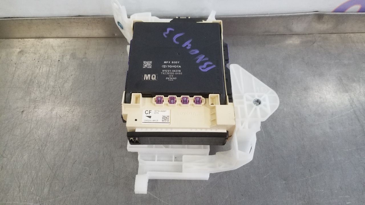 18-19 TOYOTA CAMRY OEM MULTIPLEX NETWORK CONTROL MODULE 8922106310
