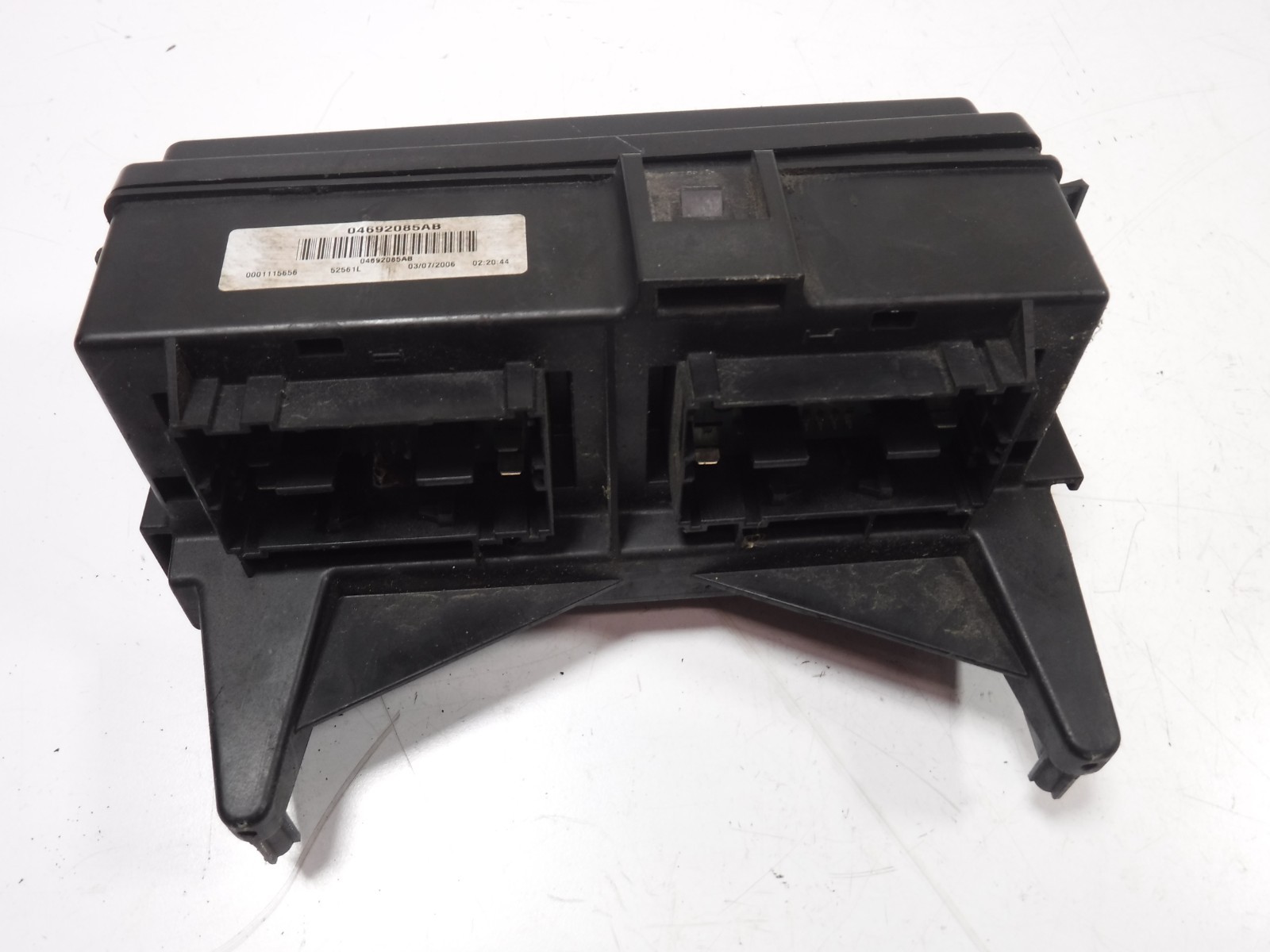 Jeep Commander 2006 3.7 V6 Integrated Power Module 04692085AB Factory OEM