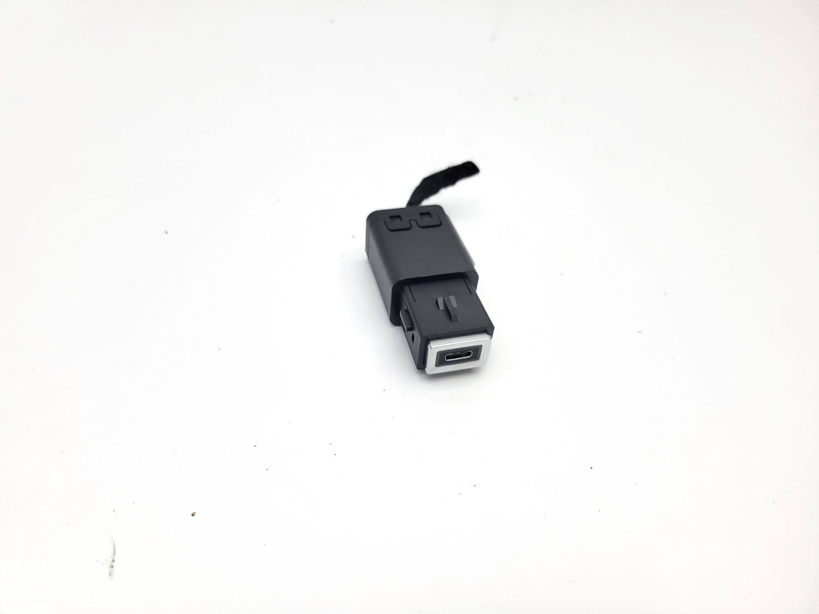USB TYPE-C SOCKET PORT CONNECTION 98313506VV PEUGEOT 2008 MK2 P24 2024