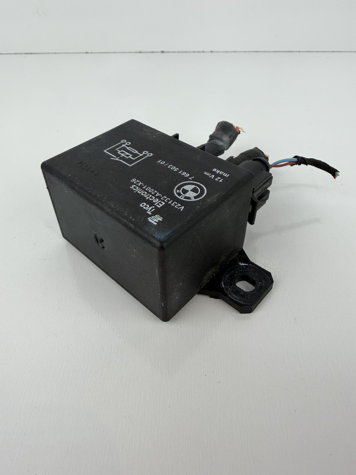 OEM BMW F10 F30 F01 E70 Battery Cable Relay 7661503 V23132-A2001-X26