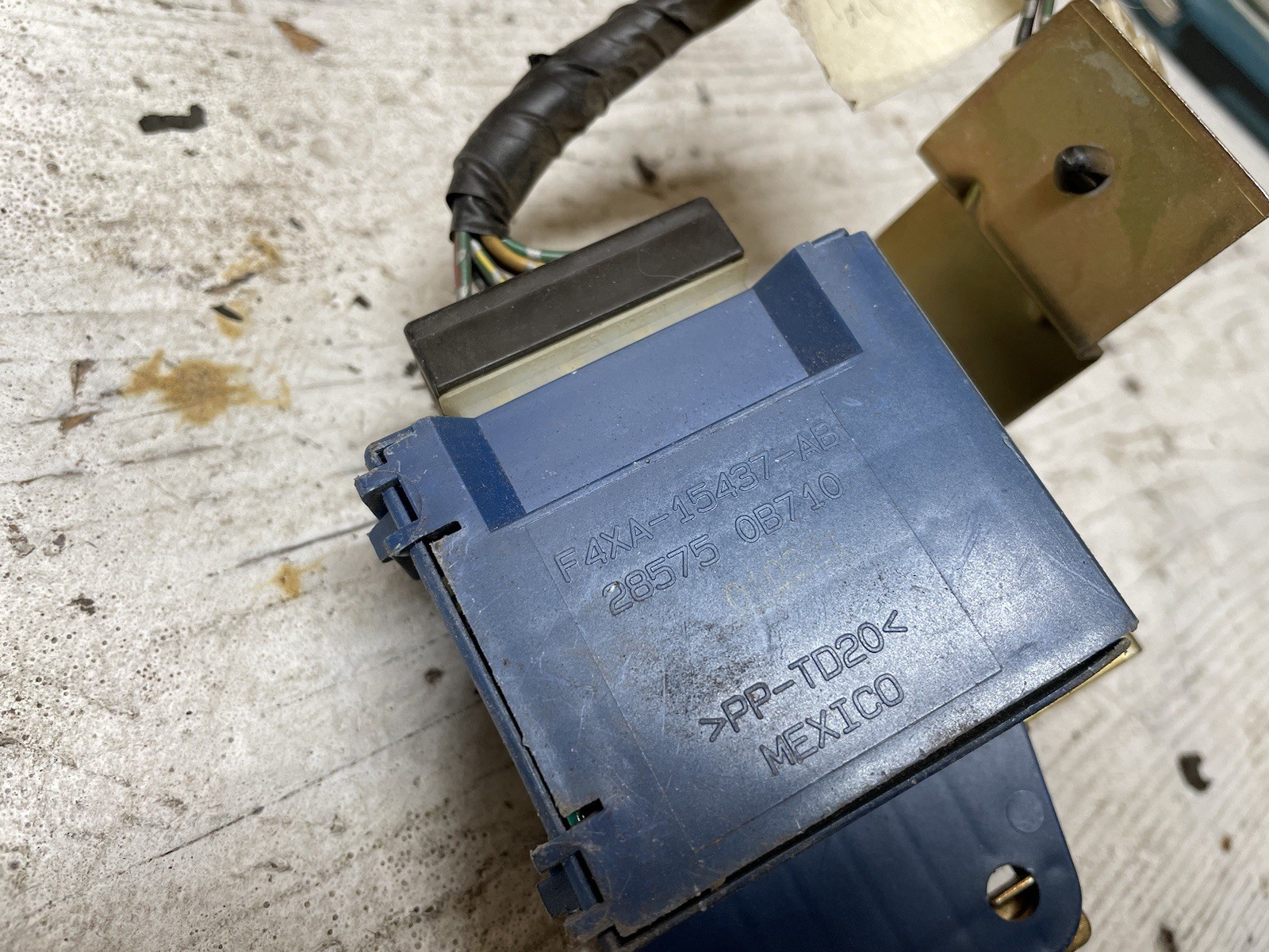 2000 Nissan Xterra Lighting Control Module 28575 0B710