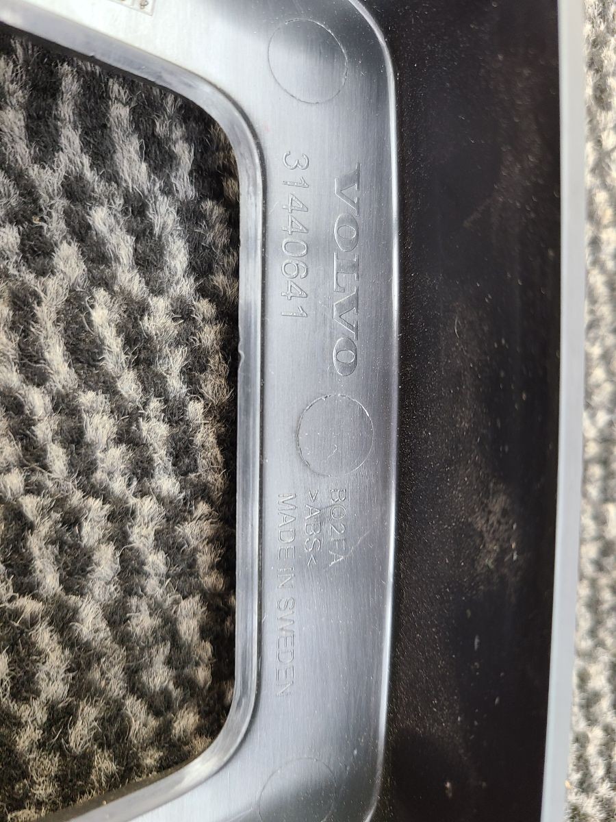 Volvo XC60 MK2 Tailgate Load Sill Lock Panel 31440641