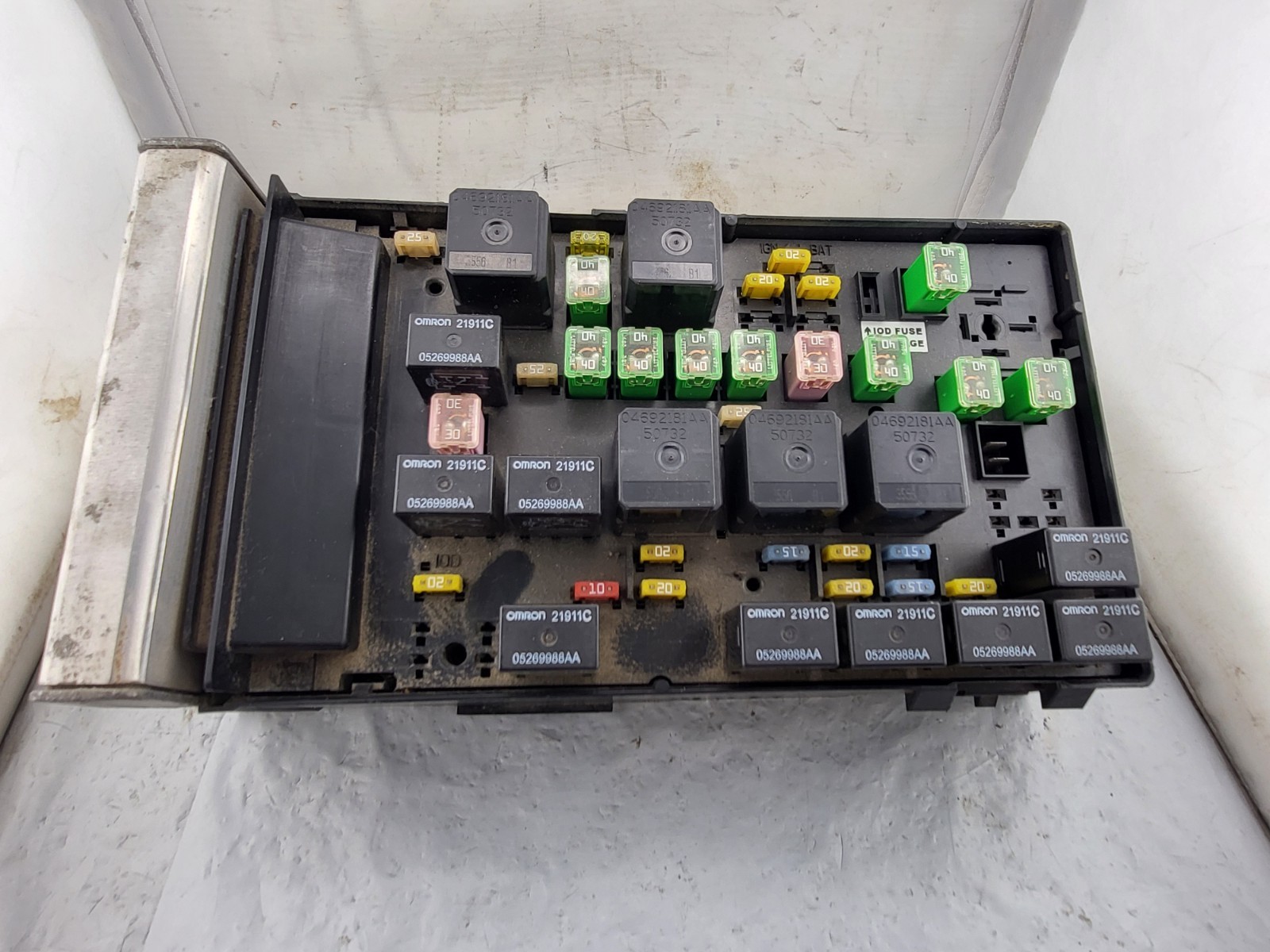 Engine Fuse Box Relay TIPM Power Body Control Module for 06-07 Dodge Caravan