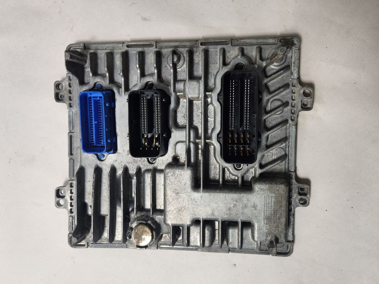 Used Engine Control Module (ECM) fits: 2022 Gmc Sierra denali 2500 Electronic Co