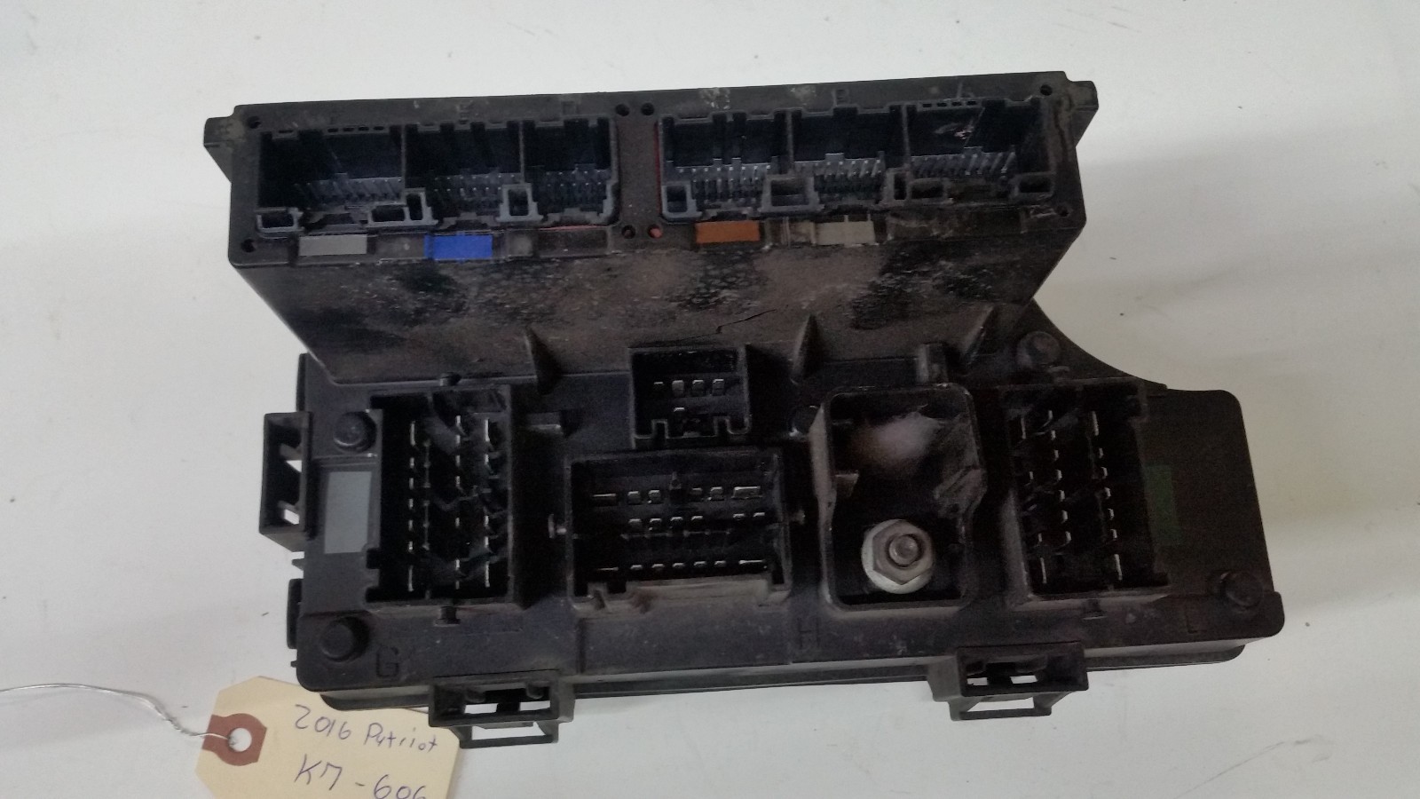 2016 2017 JEEP Patriot ENGINE BAY DISTRIBUTION RELAY FUSE BOX P68289248AA