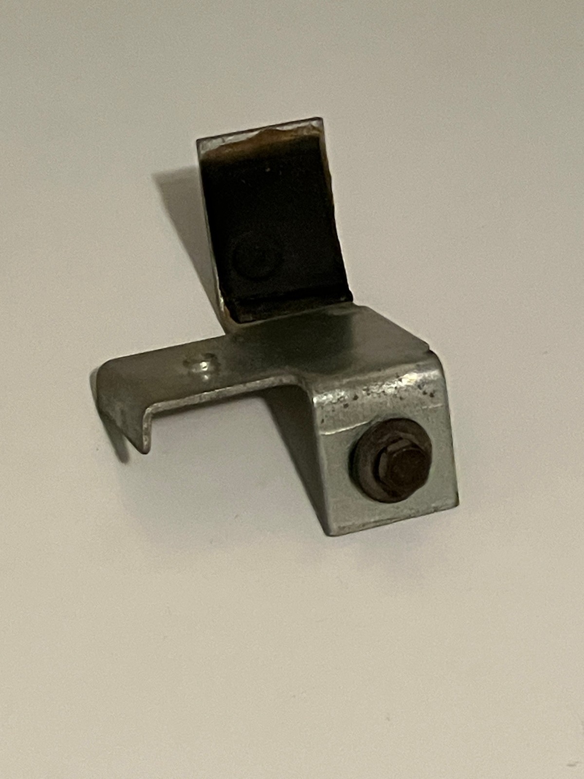 1984-86 FORD Truck F150 F250 F350 Bronco OEM Engine Computer PCM Metal Retainer