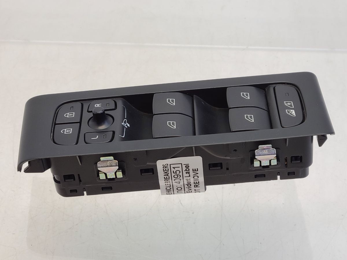 Volvo XC40 Window Switches Front Right 32319765