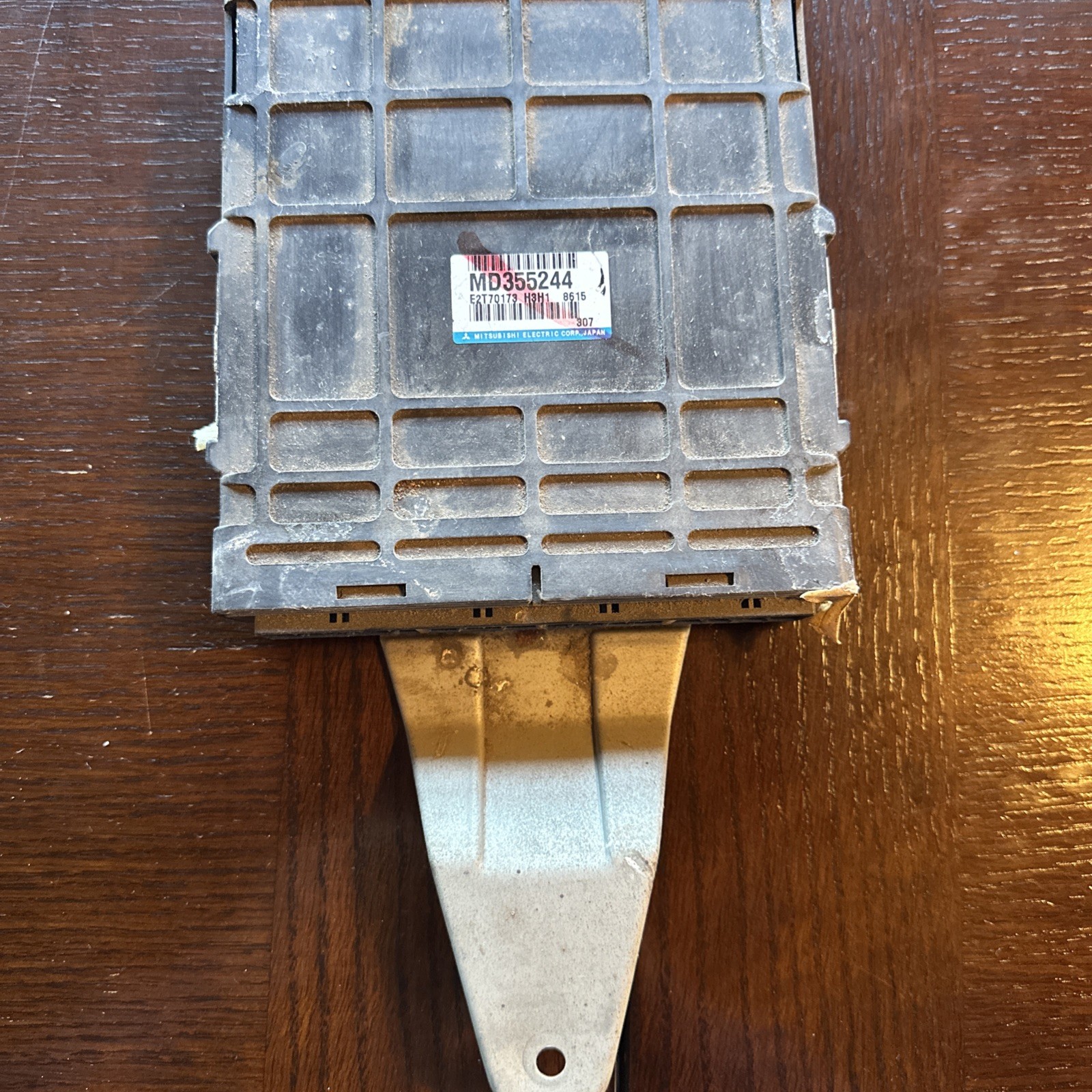 1999 Mitsubishi Galant 2.4 Engine Computer Module With Immobilizer/keyignition