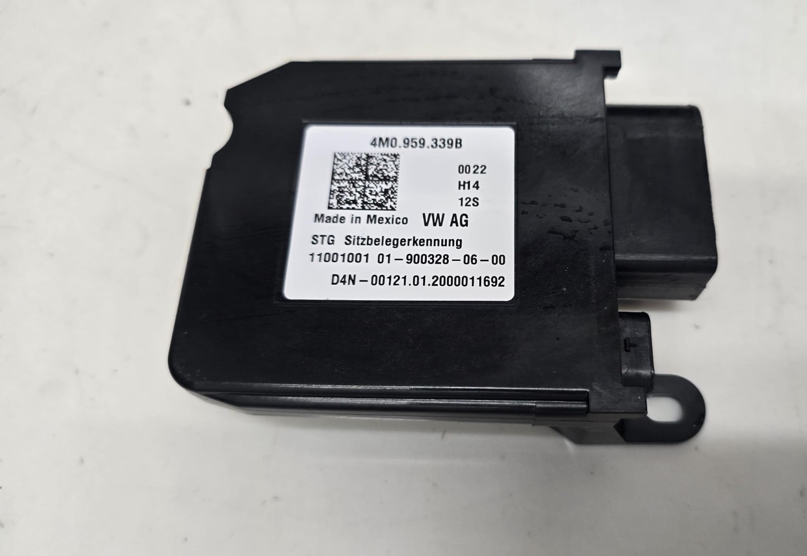 2018 – 2023 VOLKSWAGEN ATLAS JETTA FRONT RIGHT SEAT OCCUPANT SENSOR MODULE OEM