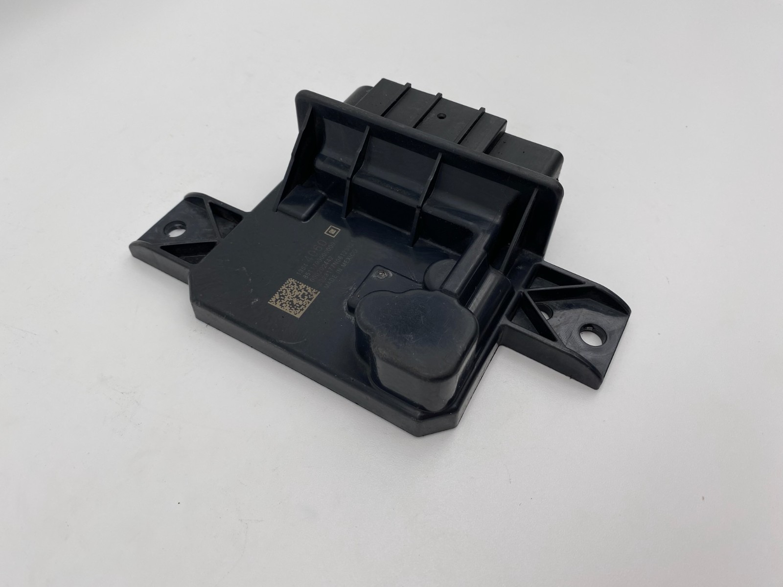 2021 2022 2023 Chevrolet Suburban Fuel Pump Power Control Module OEM 13544060
