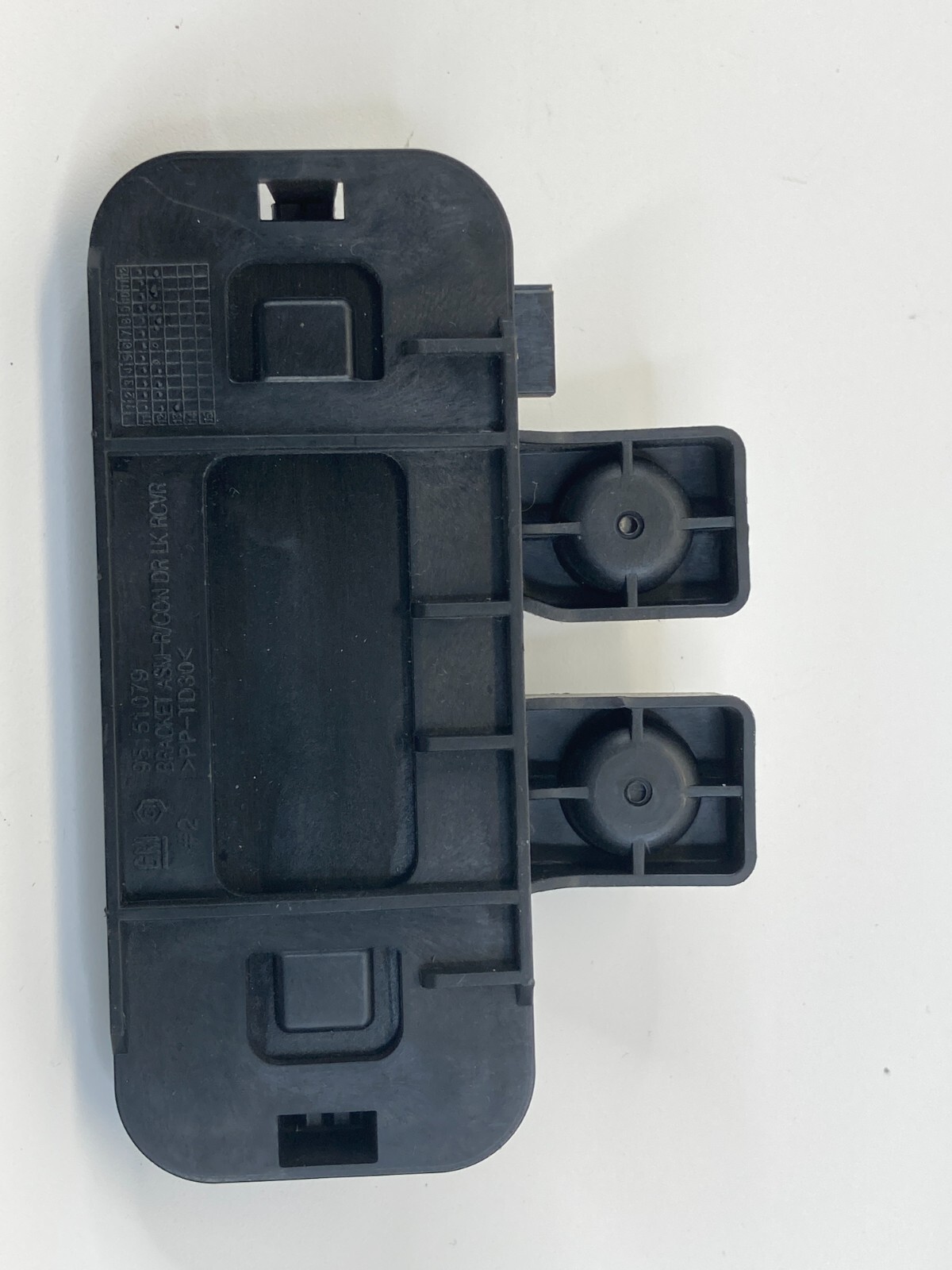 13-15 Chevy Spark Keyless Entry Door Receiver Module W/ Mount Bracket 13503205