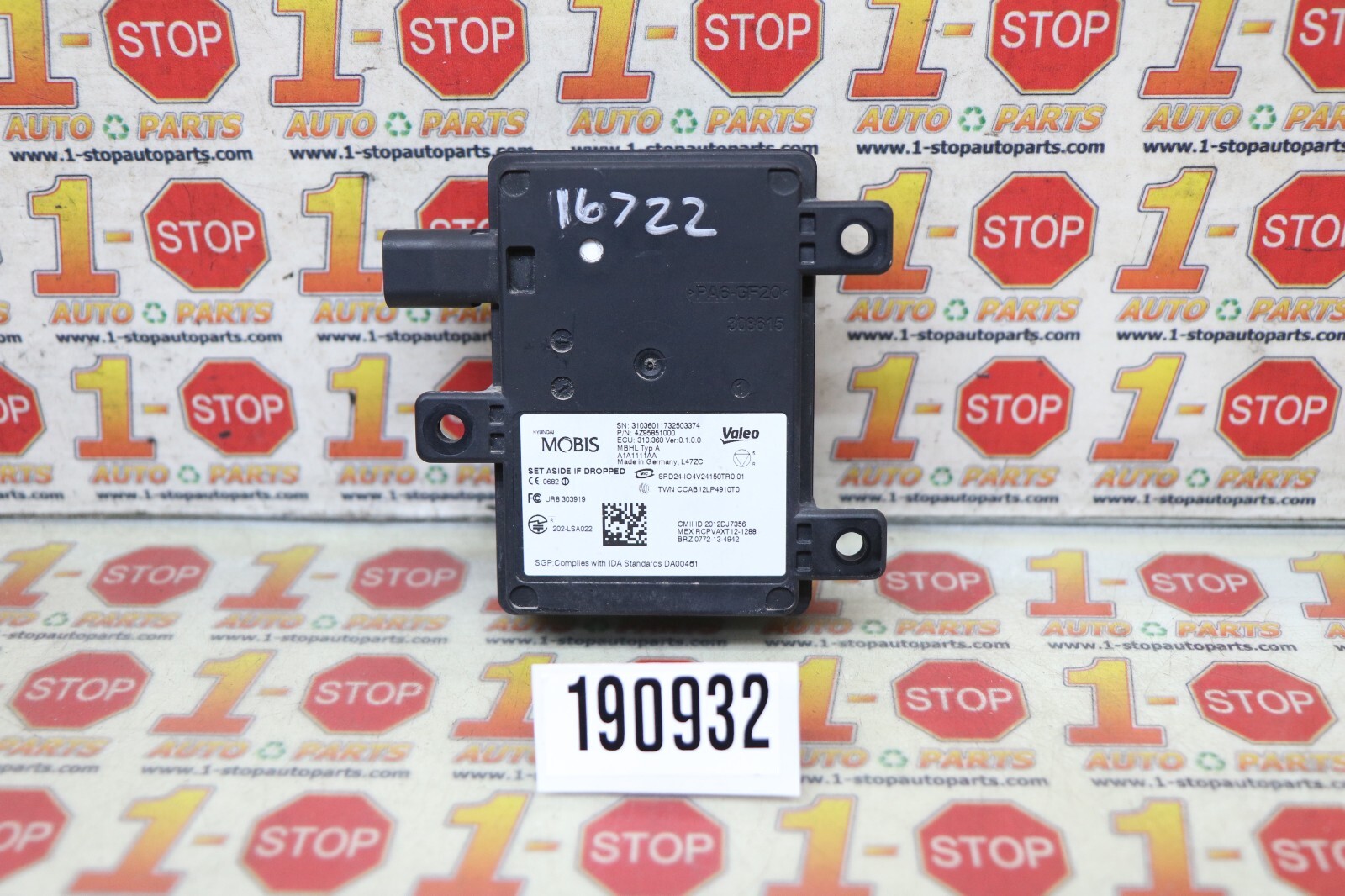 13-16 HYUNDAI SANTA FE LEFT REAR BLIND SPOT RADAR SENSOR MODULE 95811-4Z000 OEM