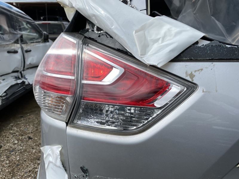 Engine ECM Electronic Control Module 2.5L VIN J Fits 15-17 ROGUE 425080