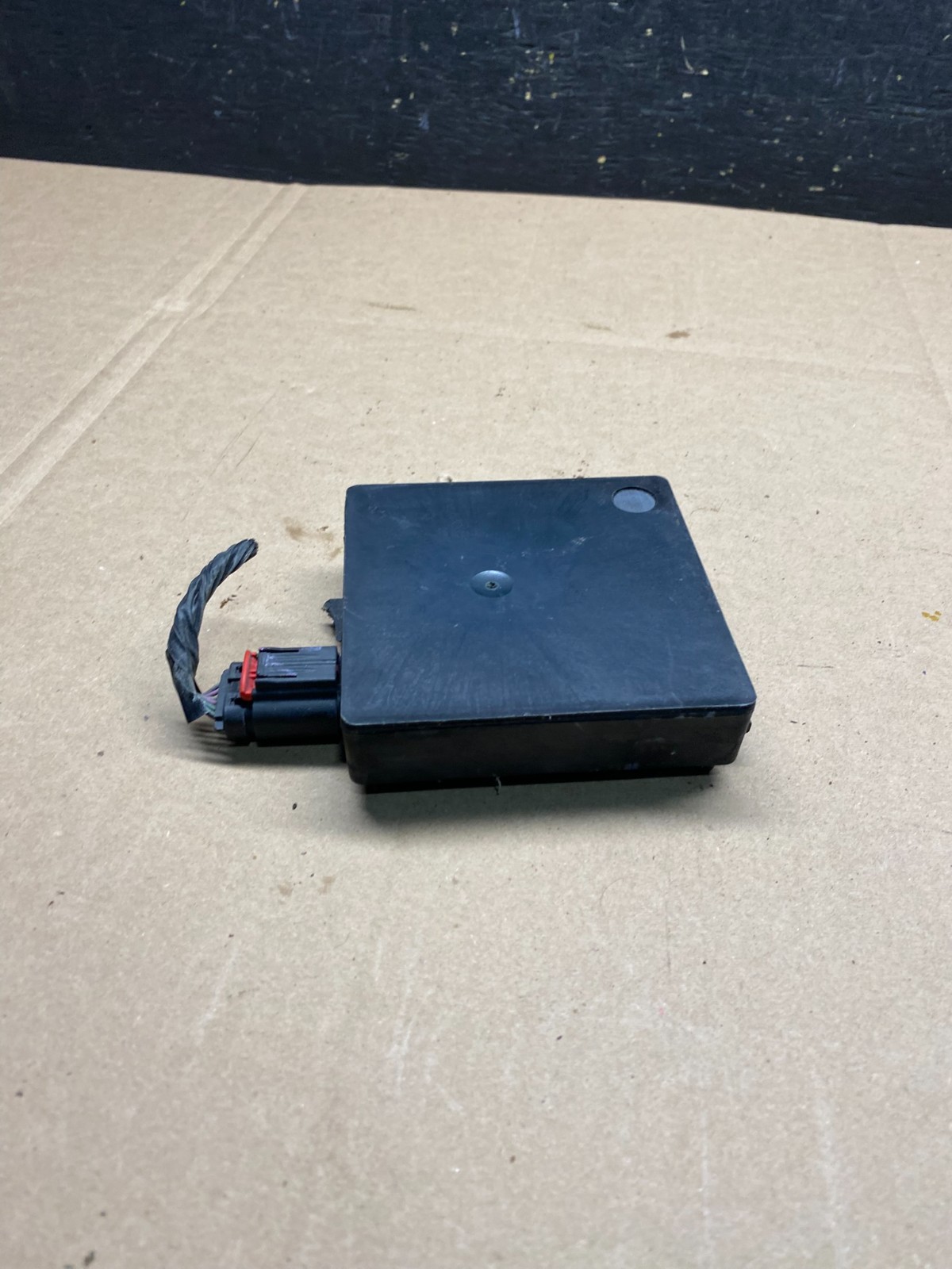2013 to 2018 Ford Lincoln Rear Radar Blind Spot Module r8716 DG