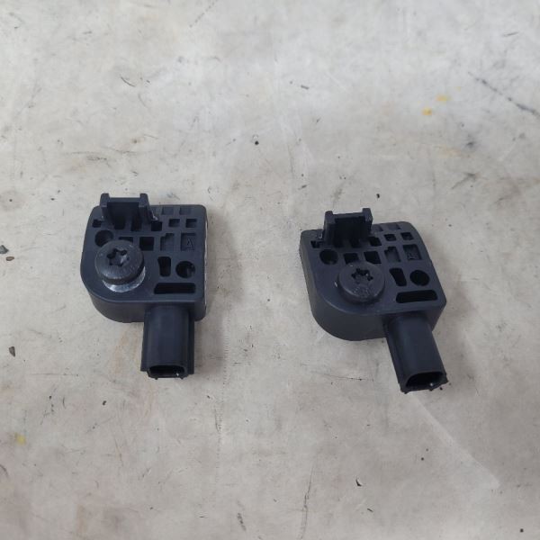 2017-2020 ESCALADE PAIR OF SRS CRASH SENSORS 26671010 17-20