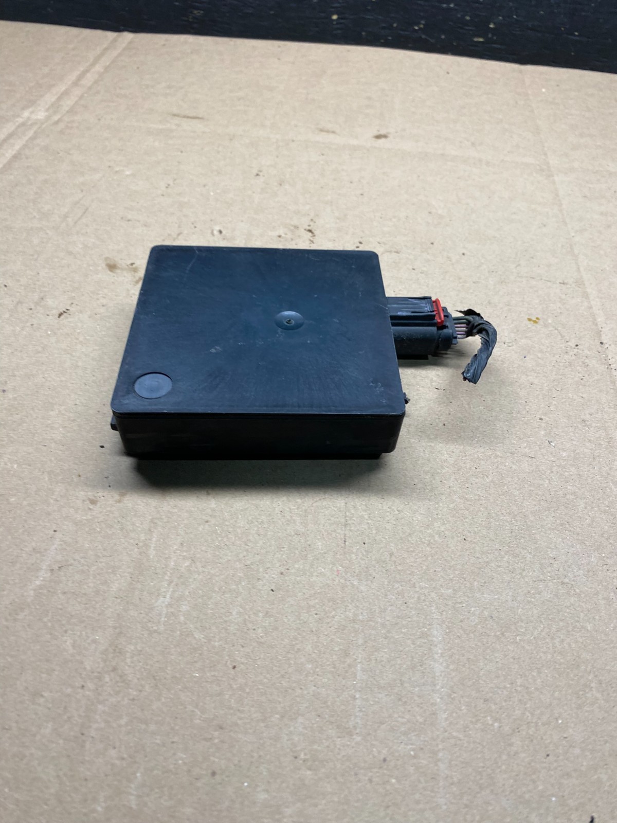 2013 to 2018 Ford Lincoln Rear Radar Blind Spot Module r8716 DG