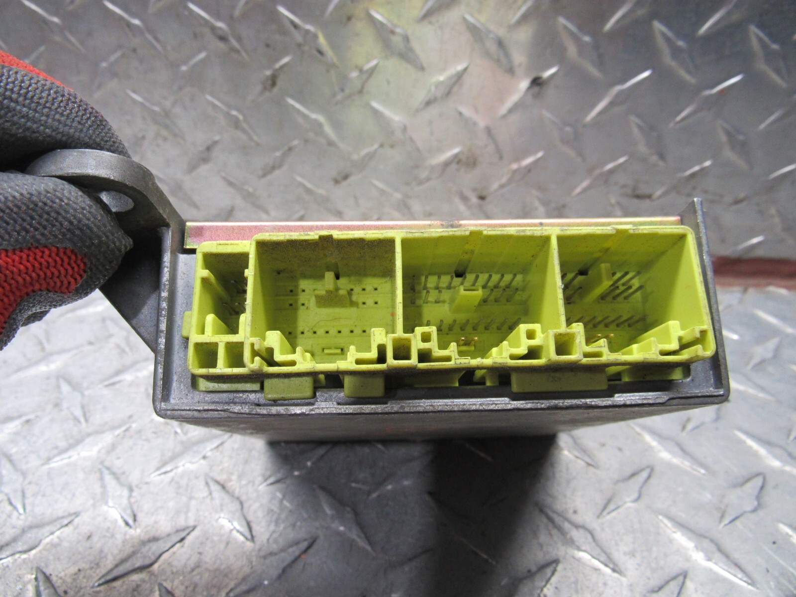 2003 2004 MAZDA 6 CONTROL MODULE VISTEON 33286 46 GM9A 57 K30 4B17A