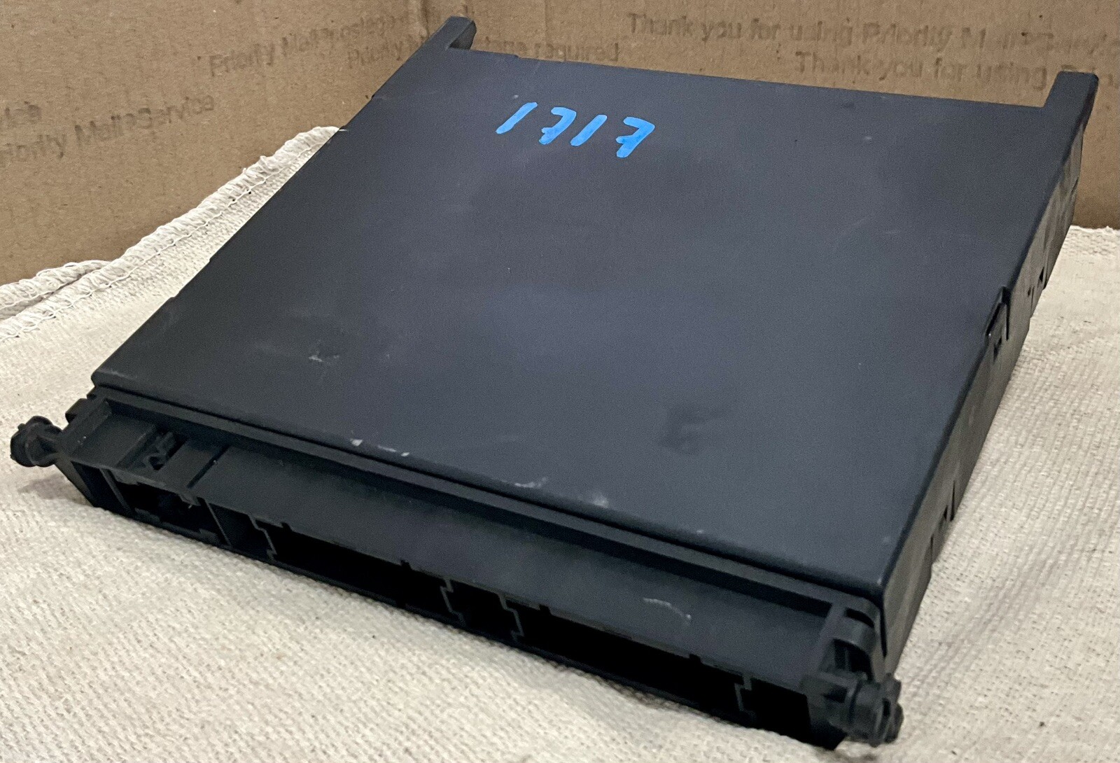 07-13 Mercedes W221 S63 AMG S550 Rear Seat Control Unit Module 2218702987 OEM