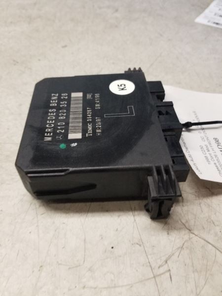 1998 Mercedes-Benz C230 – LH Front Door Module – 2088203526 – R318381