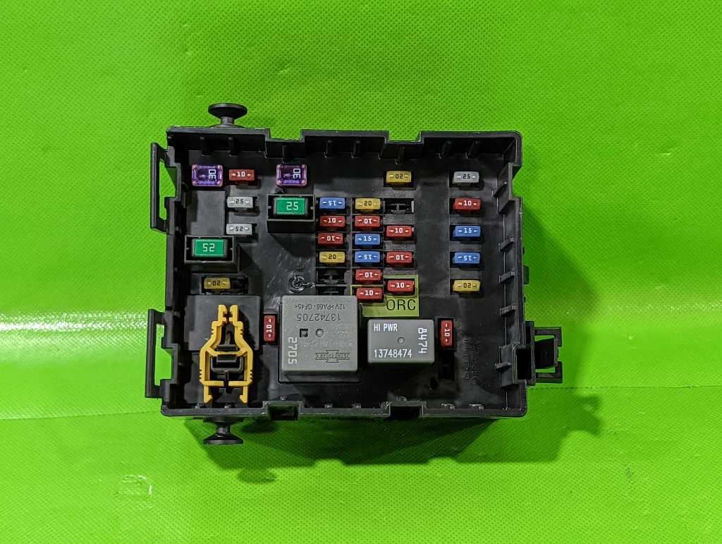 12-19 JOURNEY TIPC FUSE BOX OEM 4565-16