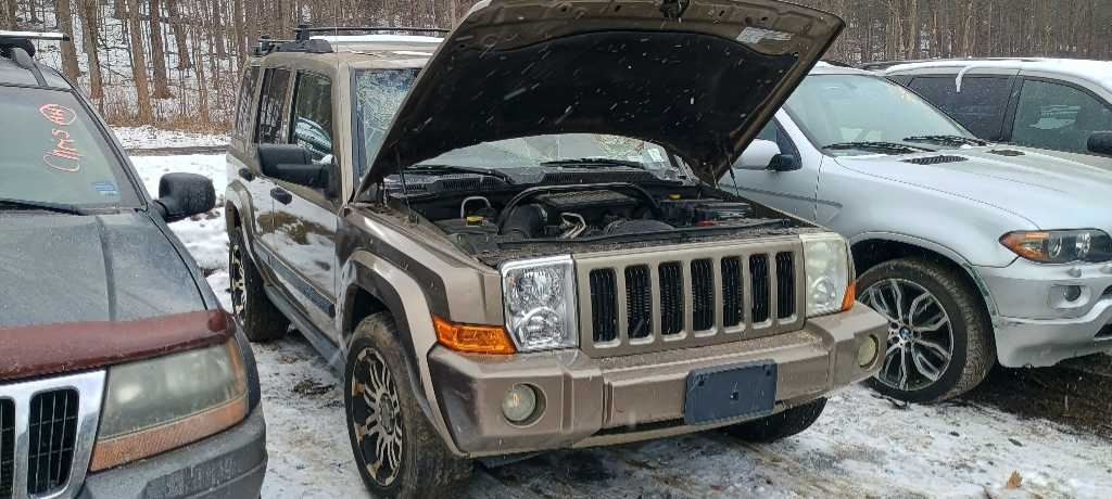 2006 Jeep Commander Engine ECM Electronic Control Module 3.7L OEM 1331588