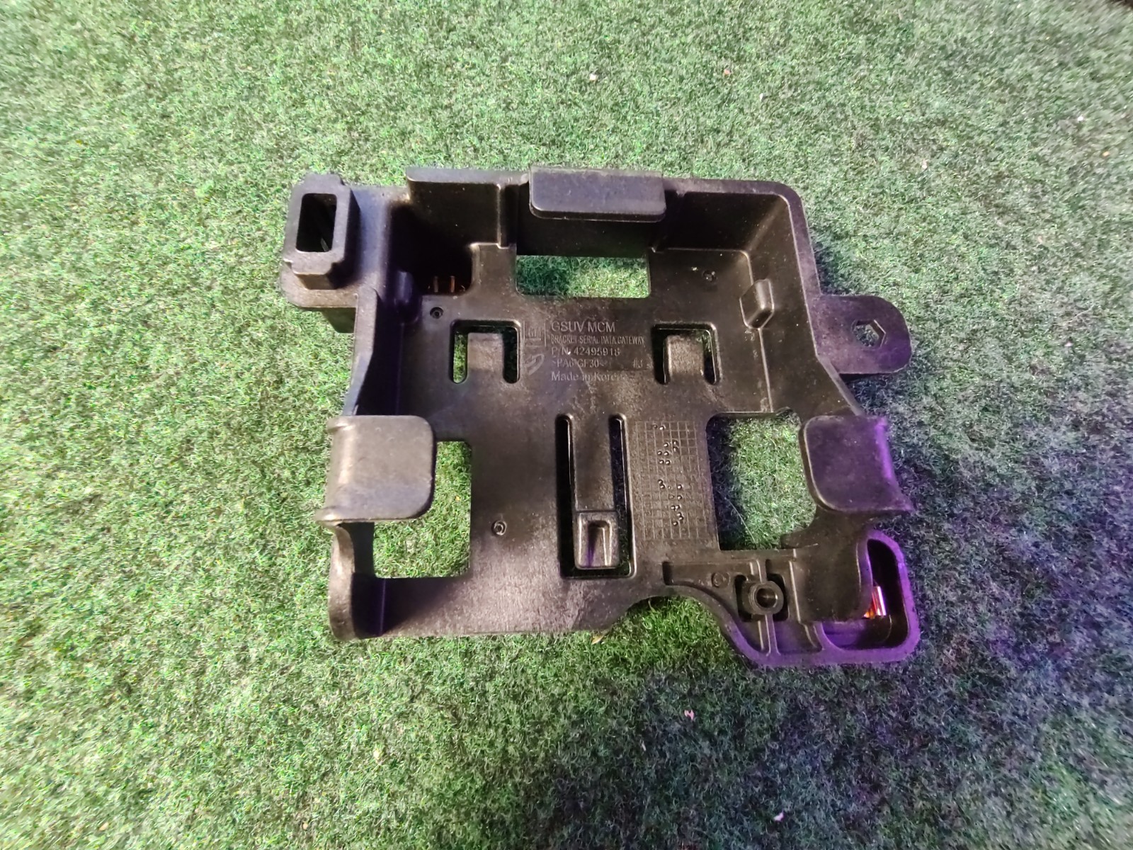 2017-2020 CHEVROLET TRAX DATA GATEWAY COMPUTER CONTROL MODULE BRACKET HOLDER BL2