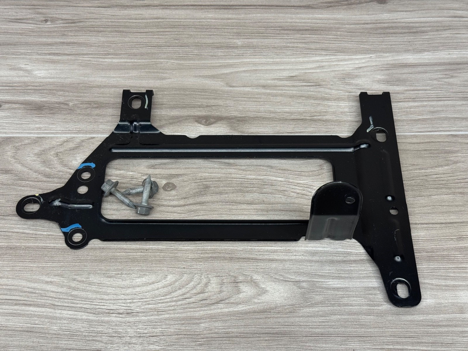 2010 Chrysler PT Cruiser 4 Cyl 2.4L ECM ECU Bracket / Base OEM Factory.