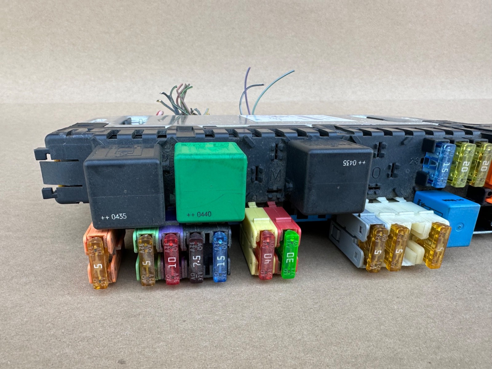 03-09 Mercedes-Benz R230 SL500 SL600 SL55 Front Fuse Box SAM Module A2309001600